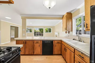 1237 Kodiak Court, Santa Rosa, CA 95405 - Photo 10