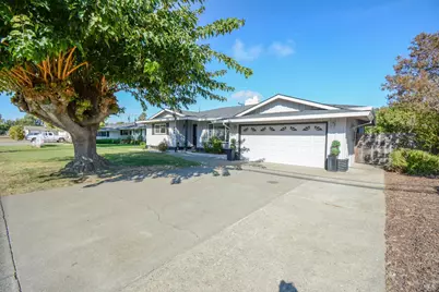 940 W A Street, Dixon, CA 95620 - Photo 4