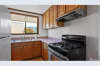 2210 39th Avenue, San Francisco, CA 94116 - Photo 10