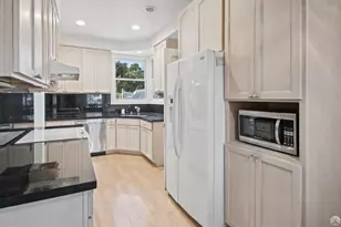 2551 Baker St, San Francisco, CA 94123 - Photo 20