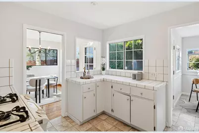 2748 Briarfield Avenue, Redwood City, CA 94061 - Photo 20