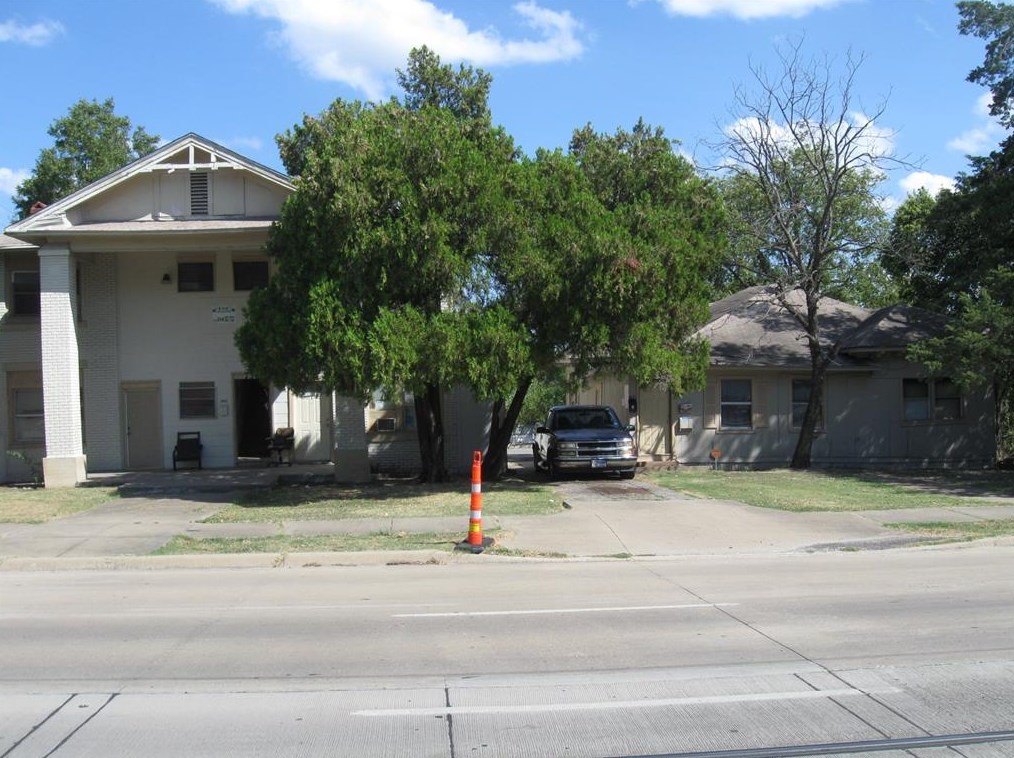 736 Zang Blvd, Dallas, TX 75208-4355