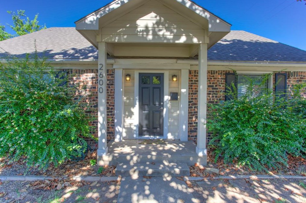 2600 Forest Park Blvd, Fort Worth TX  76110-2223 exterior