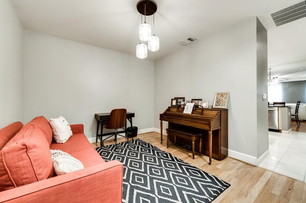 1505 Elm St #302, Dallas, TX 75201
