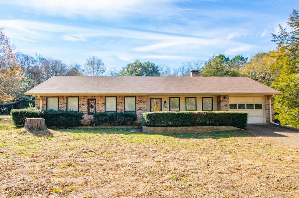 208 Treetop Ln, Hide A Way, TX 75771-5042