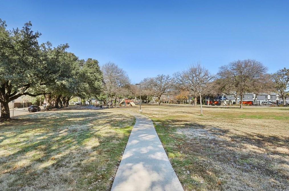5411 Maple Springs Blvd, Dallas TX  75235-7548 exterior