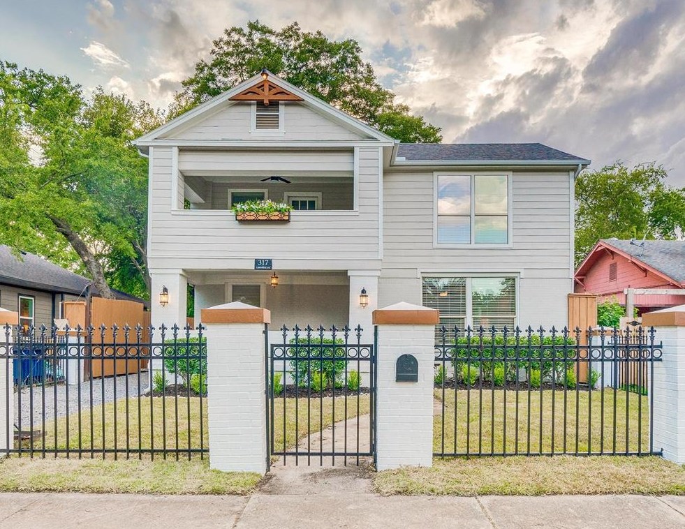 317 Montreal Ave, Dallas, TX