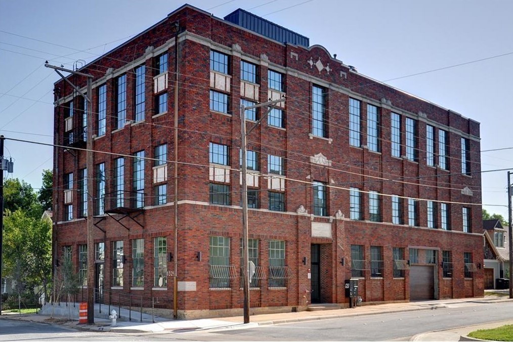 1329 College Ave, Fort Worth, TX 76104