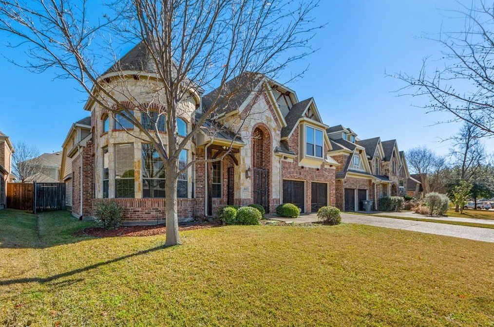 8212 Ridgelea St, Dallas, TX 75209-2624