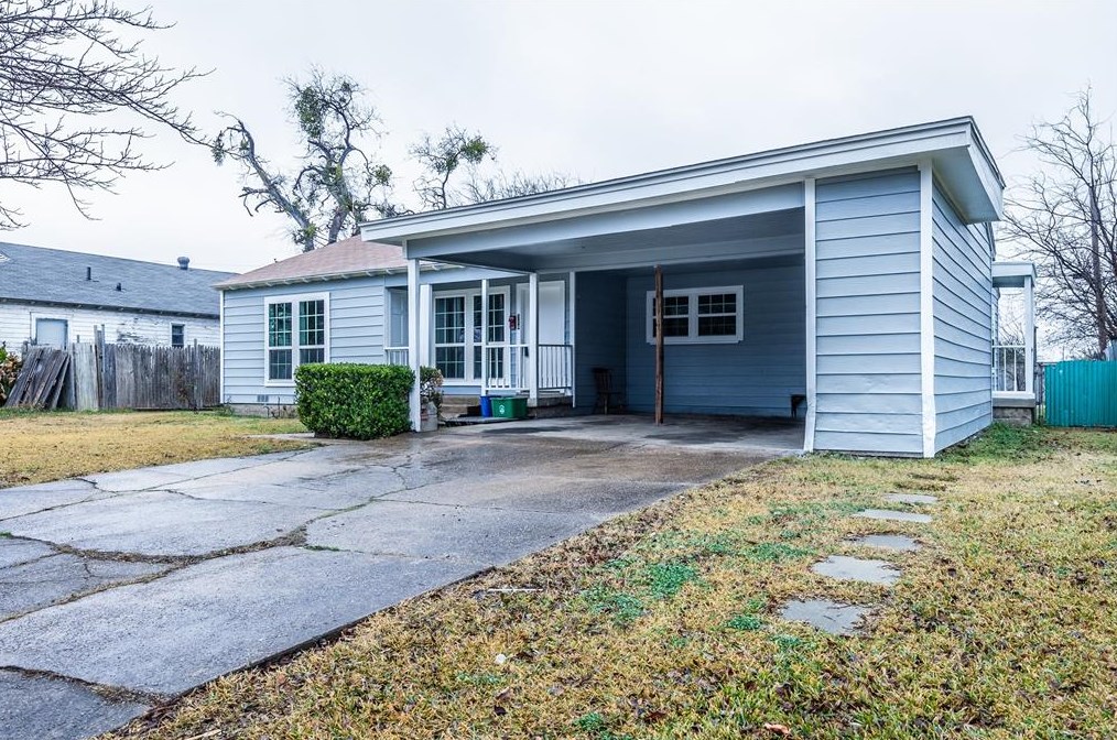 304 Manor St, Grand Prairie, TX 75050-6147