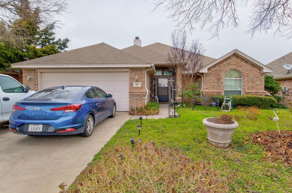 805 Mesa Vista Dr, Crowley, TX 76036-3666