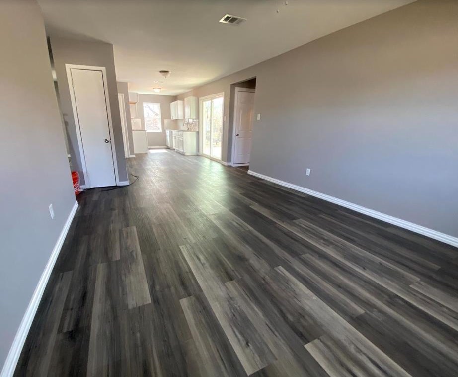 1813 Spikes St, Grand Prairie TX  75051-1306 exterior