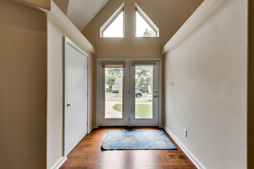 8615 San Fernando Way, Dallas, TX 75218-4030