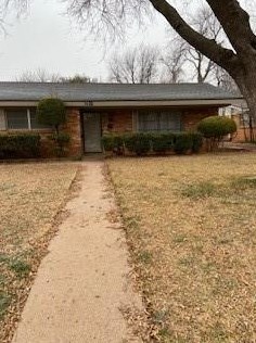 2041 River Oaks Cir, Abilene, TX 79605