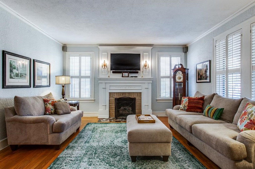 1143 Winnetka Ave, Dallas, TX 75208-3755