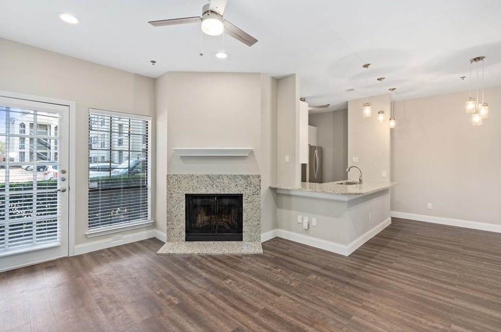 4800 W Lovers Ln Apt 201, Dallas, TX 75209