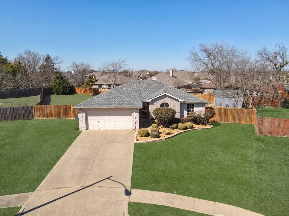 1013 Hall Dr, St Paul, TX 75098