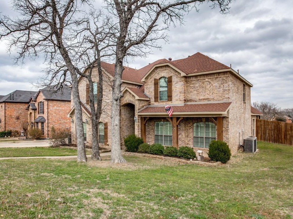 800 Whitley Ct, Kennedale, TX 76060