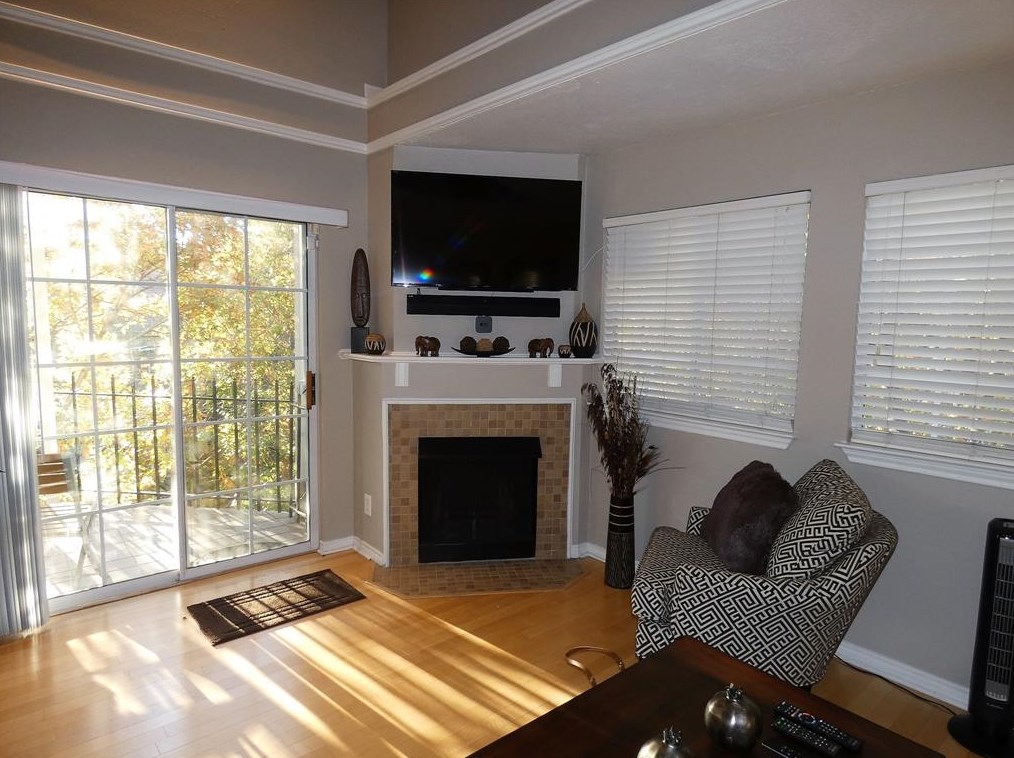3033 San Jacinto St Apt 321, Dallas, TX 75204