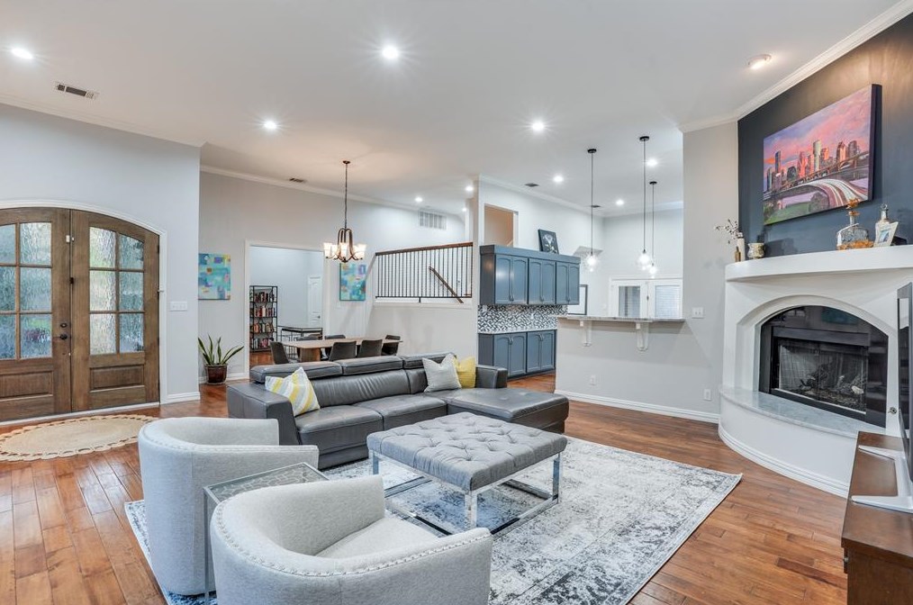 3603 Versailles Ave, Dallas, TX 75209-6200