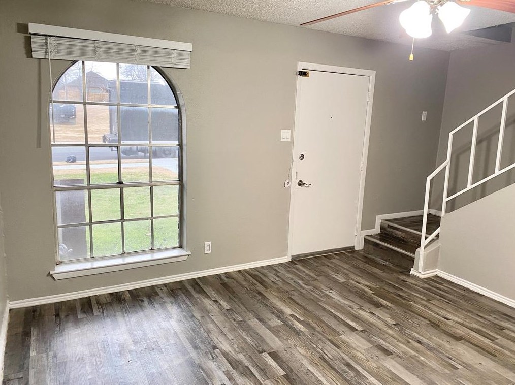 2025 El Paso St, Grand Prairie TX  75051-1350 exterior