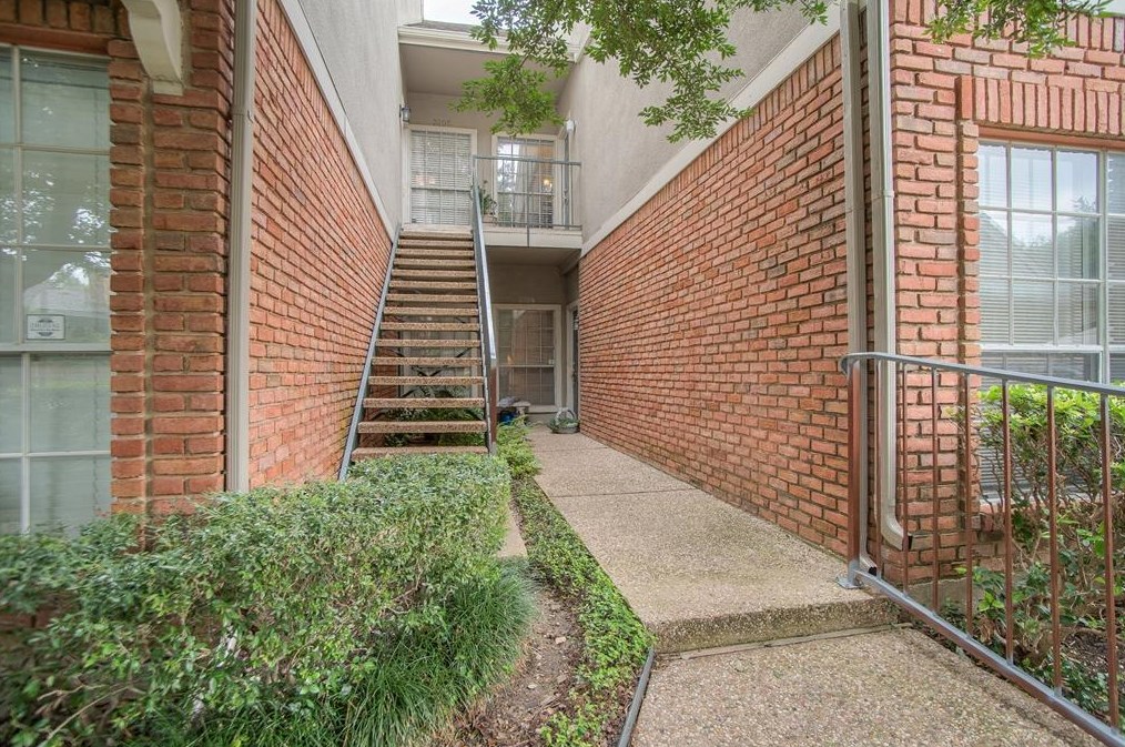 12680 Hillcrest Rd #2204, Dallas, TX 75230