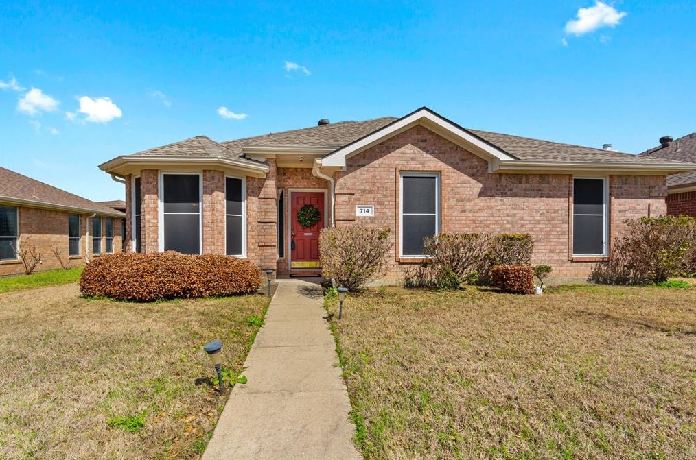 714 Donny Brook Dr, St Paul, TX 75098