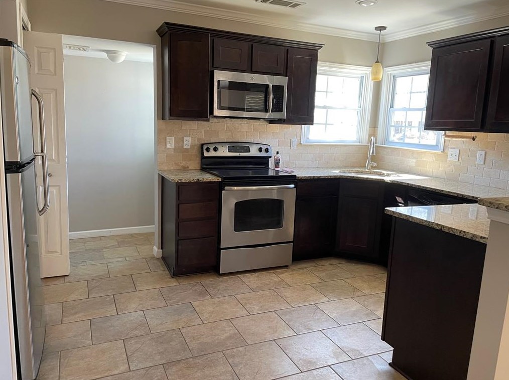 8918 Forest Hills Blvd, Dallas, TX 75218