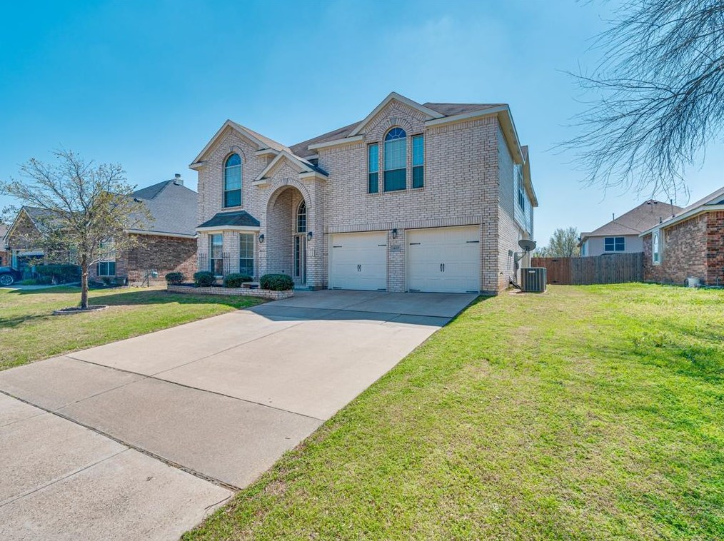 1605 Chateau Ln, Midlothian, TX 76063