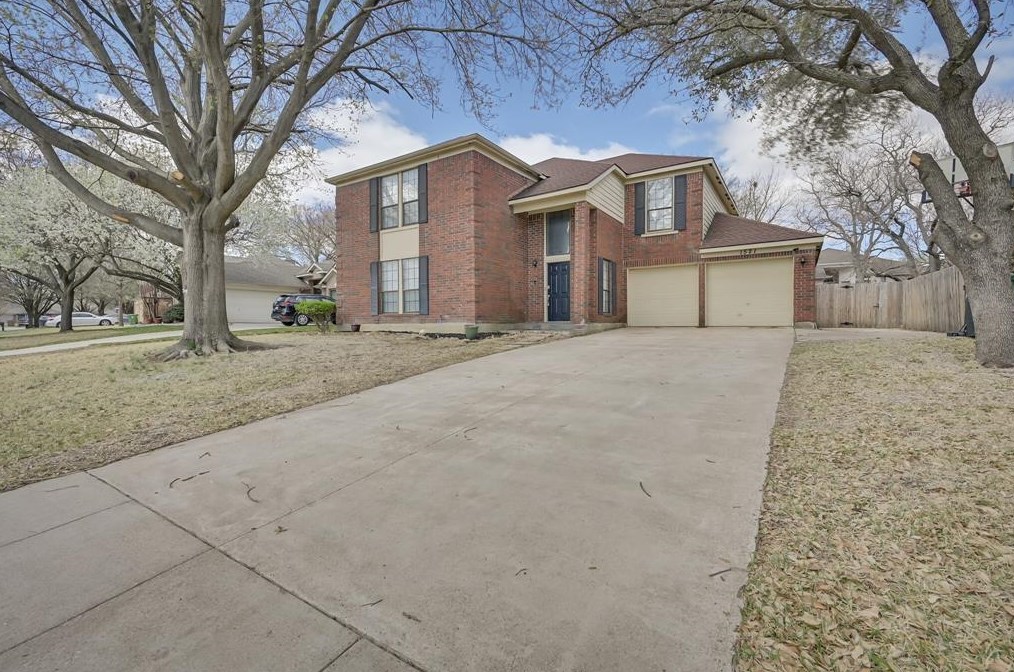 1521 Stratford Dr, Midlothian, TX 76063