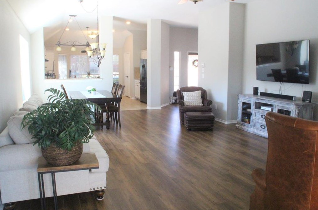 1211 Camelot Dr, St Paul, TX 75098