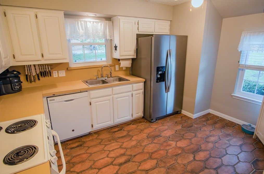 206 Graham St, Mckinney, TX 75069-5311