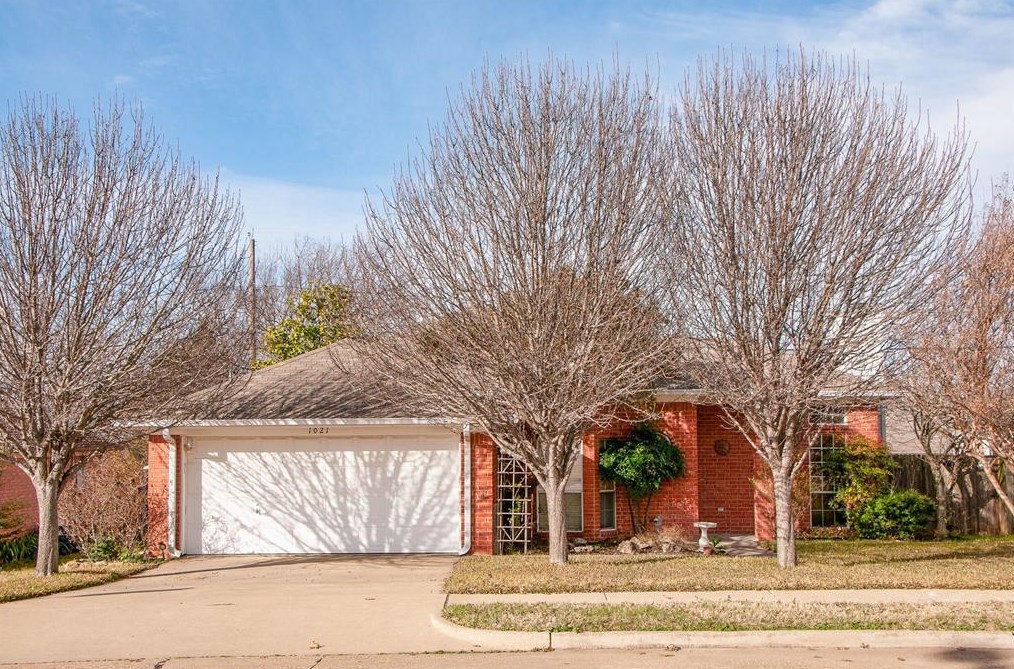 1021 Park Pl Blvd, Midlothian, TX 76065