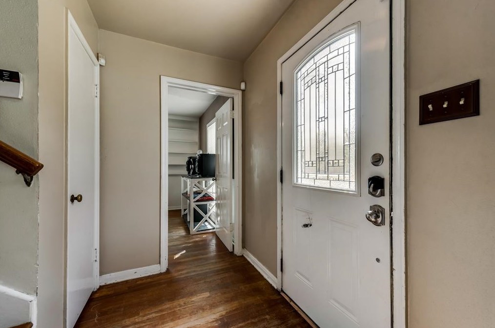 5263 Meadowbrook Dr, Fort Worth TX  76112-4823 exterior