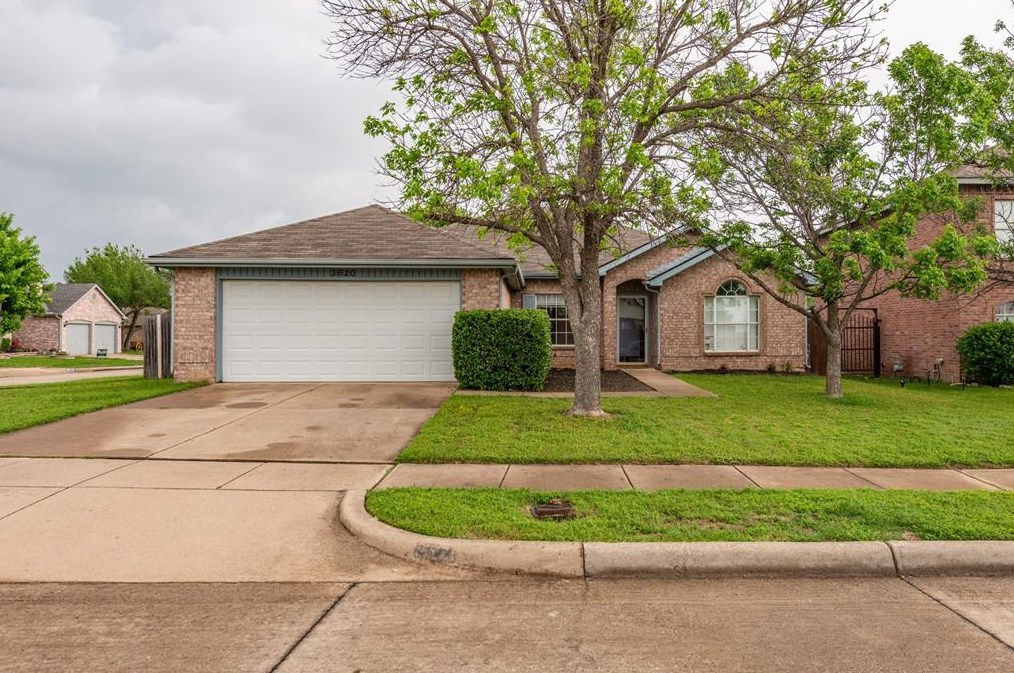 3620 Clearbrook Dr, Fort Worth, TX 76123