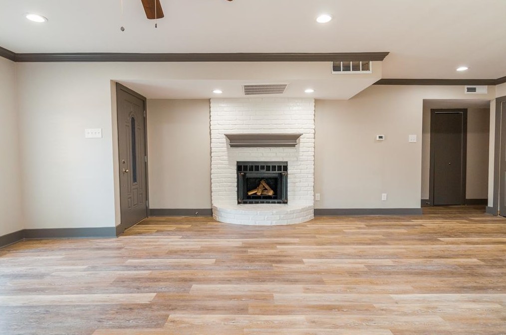 309 Holiday Dr, Grand Prairie TX  75052-5848 exterior
