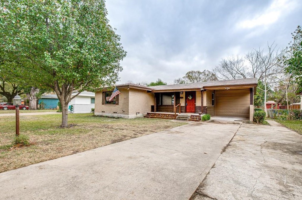 2332 Hartline Dr, Dallas, TX 75228-3343