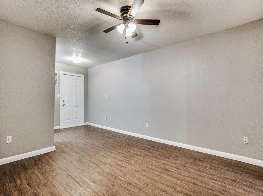 715 N Lancaster Ave #103, Dallas, TX 75203