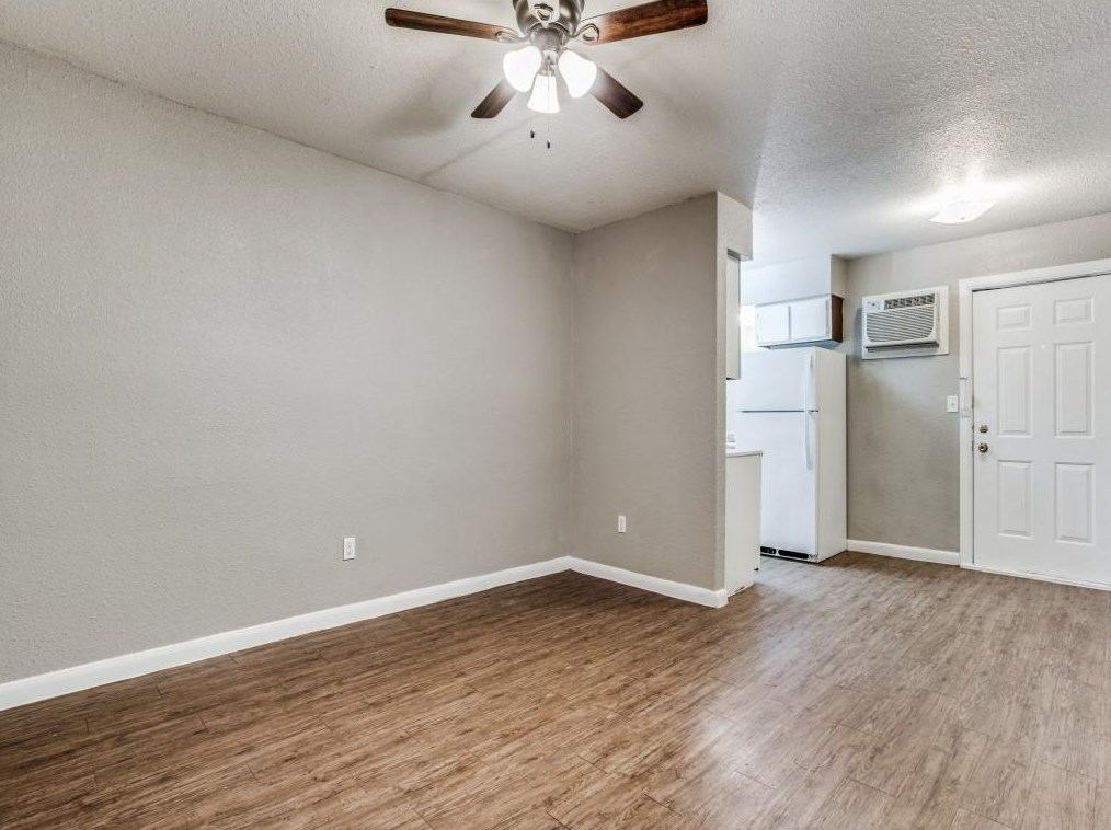 715 N Lancaster Ave #209, Dallas, TX 75203