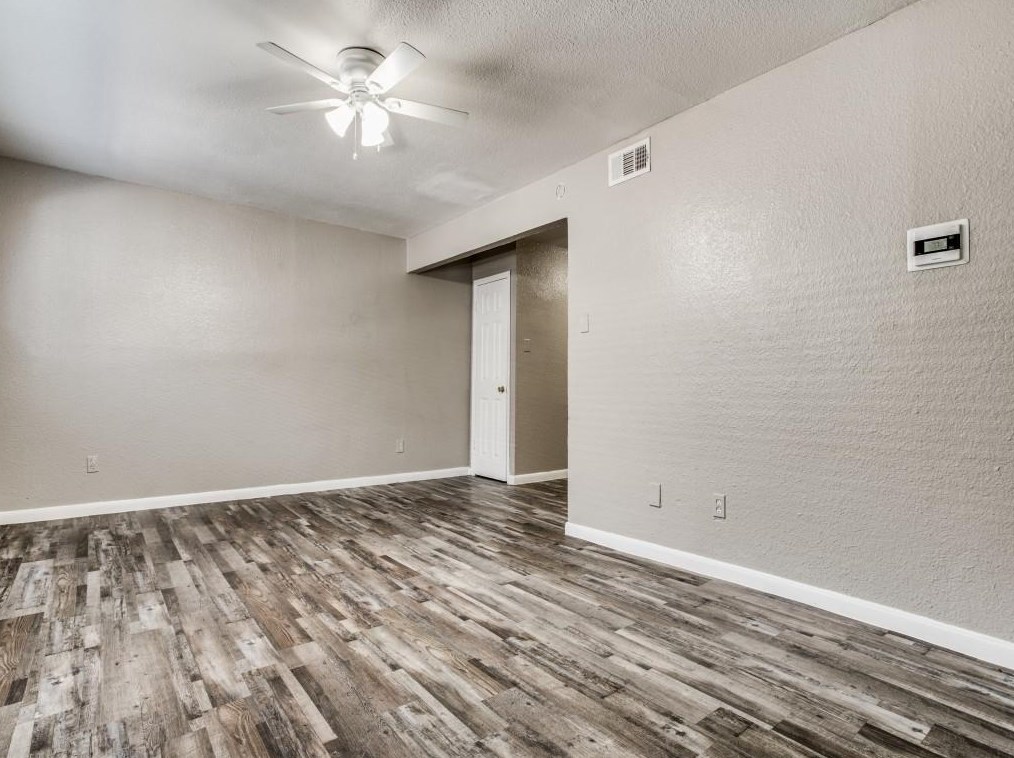 624 N Lancaster Ave #106, Dallas, TX 75203
