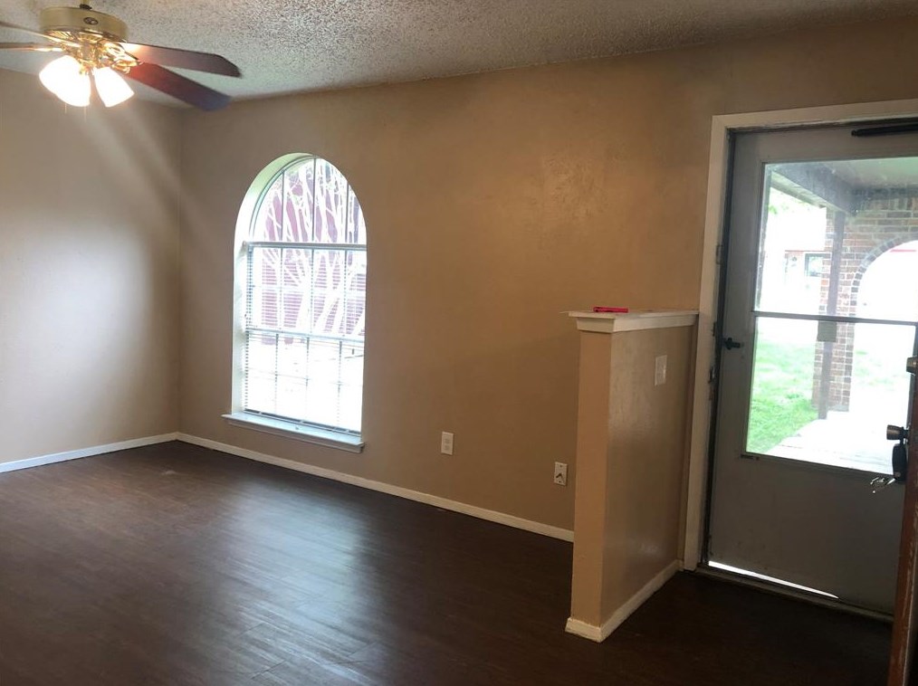 2446 Avenue A, Grand Prairie TX  75051-5517 exterior