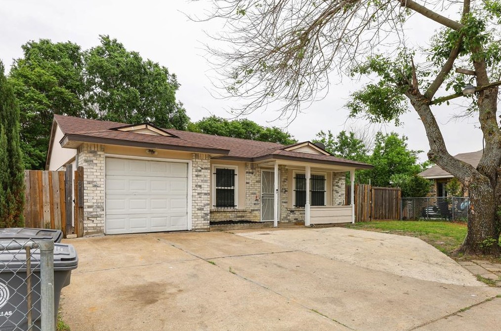9420 Kerrville St, Dallas, TX 75227-5064
