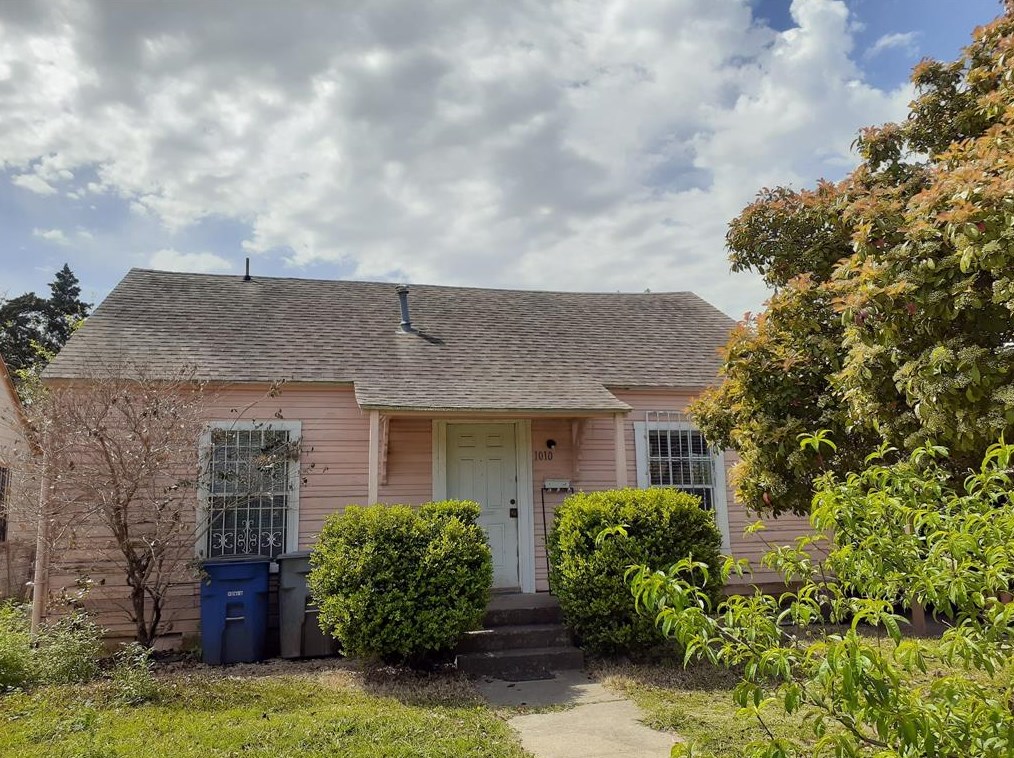 1010 Morrell Ave, Dallas, TX 75203-3357