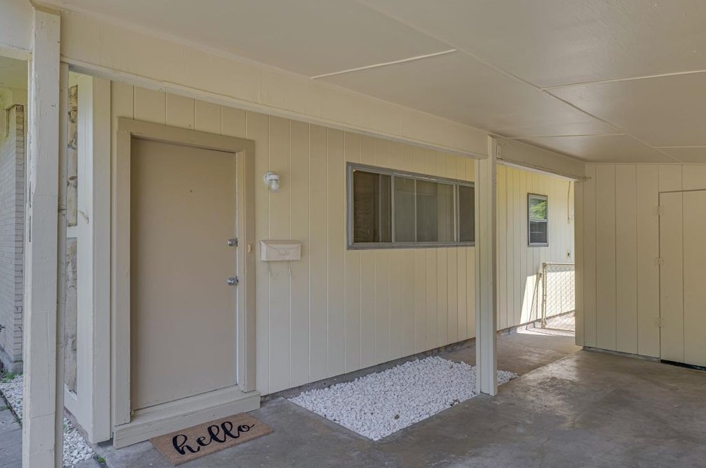 2901 Cordone St, Fort Worth, TX 76133-1805