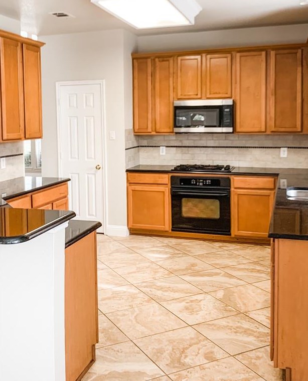 5701 Jewel Dr, Mckinney TX  75070-7691 exterior