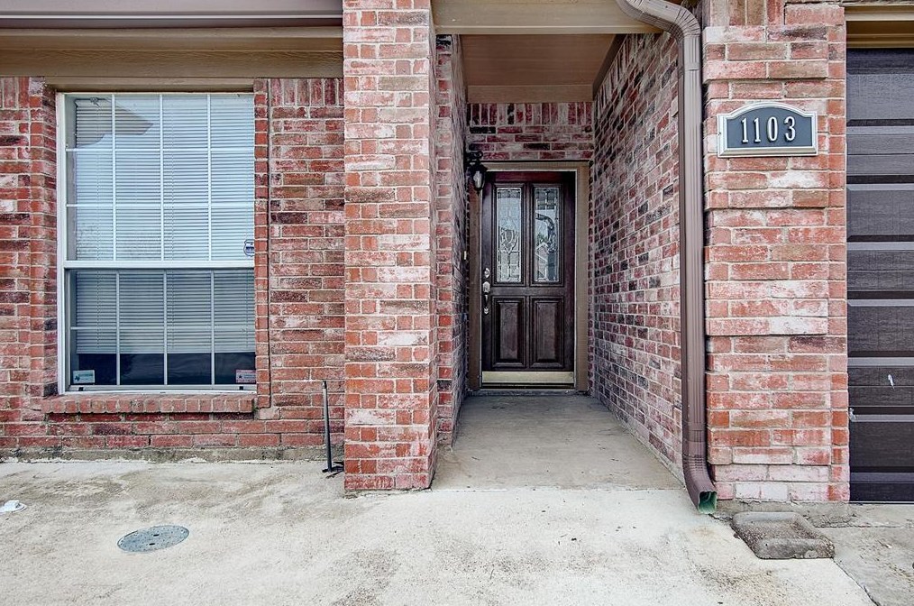1103 Darbytown Rd, Grand Prairie, TX 75052-1669