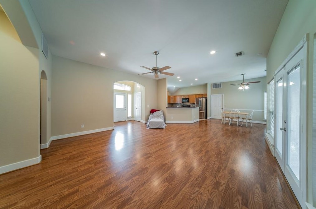 2025 Klondike St, Grand Prairie, TX 75050-2227