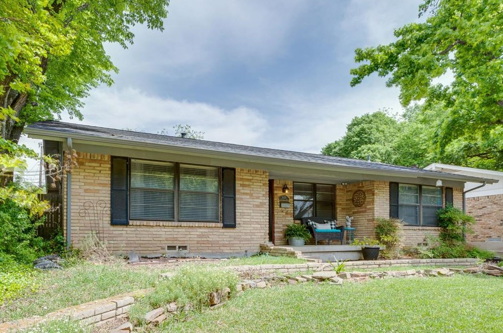 10039 Shadyview Dr, Dallas TX  75238-3452 exterior