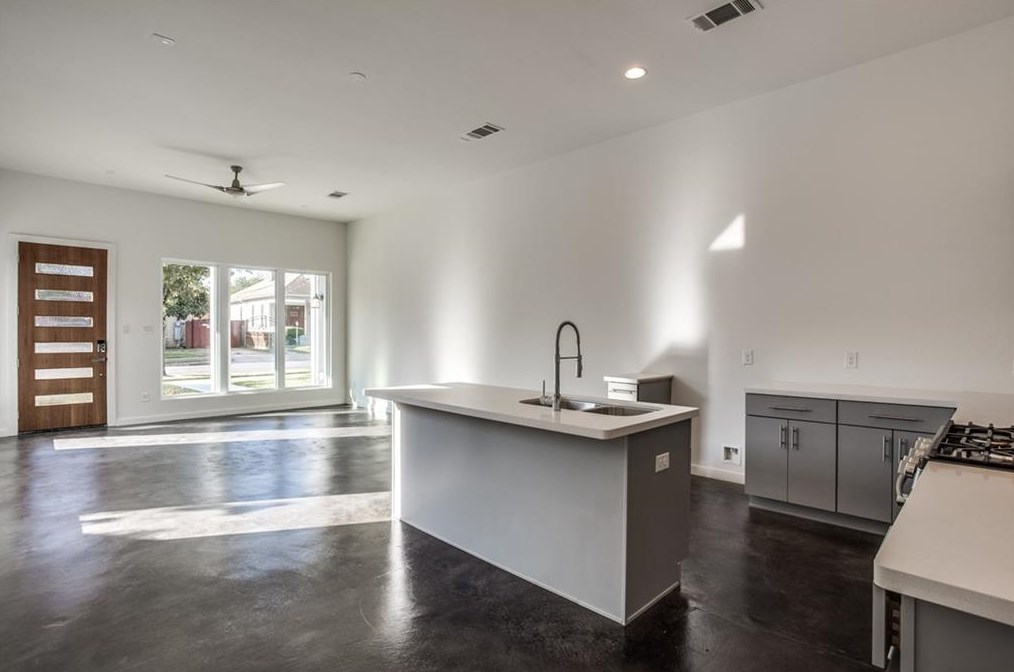 805 Melba St, Dallas TX  75208-4914 exterior