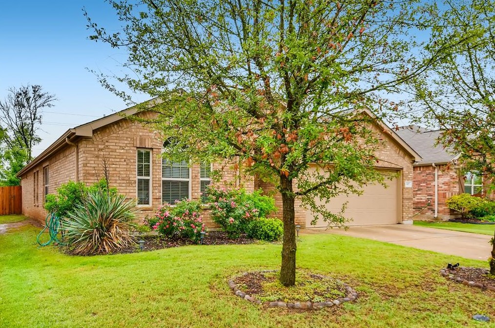517 Kiowa Dr, Mckinney TX  75071-0493 exterior